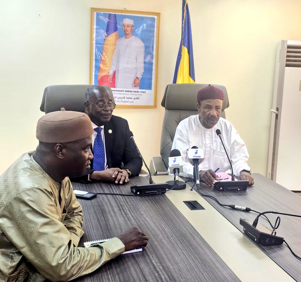 FAO au Tchad (@faotchad) on Twitter photo Signature de projet ce matin : <a href="/FaoTchad/">FAO au Tchad</a> et le #MinistèreSanté🇹🇩 s'associent via le Programme de Coopération Technique (TCP) de la FAO pour renforcer le contrôle de la sécurité sanitaire des aliments. Un partenariat essentiel pour la santé de la population. Signature de projet ce matin : <a href="/FaoTchad/">FAO au Tchad</a> et le #MinistèreSanté🇹🇩 s'associent via le Programme de Coopération Technique (TCP) de la FAO pour renforcer le contrôle de la sécurité sanitaire des aliments. Un partenariat essentiel pour la santé de la population.