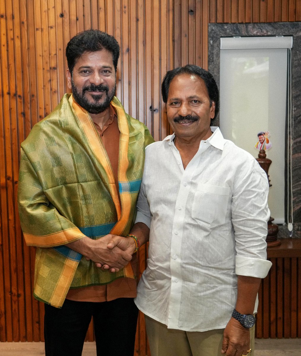AM Rathnam (@amrathnamofl) on Twitter photo Today, I had the honour of meeting Hon’ble <a href="/TelanganaCMO/">Telangana CMO</a> Sri <a href="/revanth_anumula/">Revanth Reddy</a> garu to discuss our film #HariHaraVeeraMallu. This project is a passion-driven historical epic set in the 17th century during the Mughal period, depicting the Battle of Dharma. It is made on a grand Today, I had the honour of meeting Hon’ble <a href="/TelanganaCMO/">Telangana CMO</a> Sri <a href="/revanth_anumula/">Revanth Reddy</a> garu to discuss our film #HariHaraVeeraMallu. This project is a passion-driven historical epic set in the 17th century during the Mughal period, depicting the Battle of Dharma. It is made on a grand