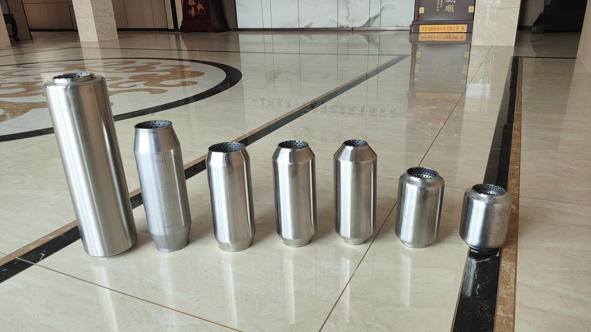 Resonaters made in different ways
#exhausts #exhaustpipe #muffler #resonater #hotdogs #performance