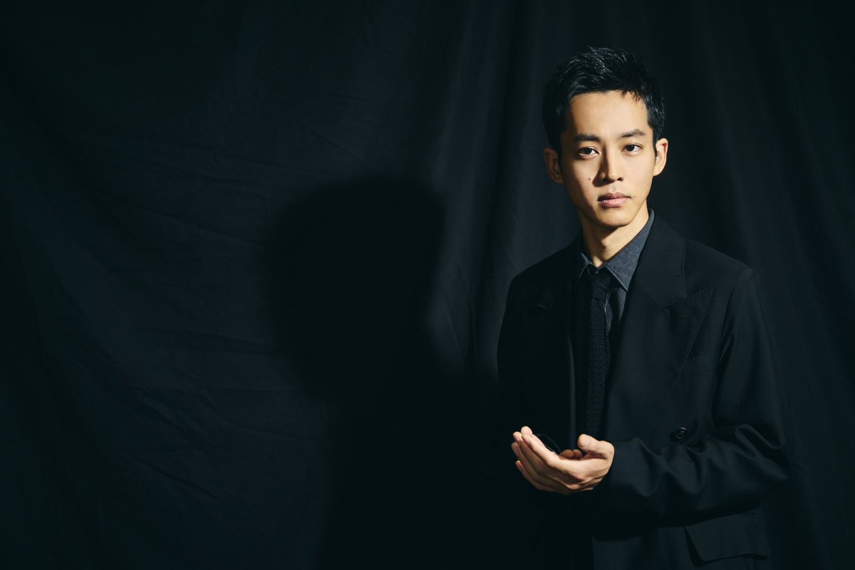 fast_japan_'s tweet image. 松坂桃李のアザーカットをお届け📸

髪も短くなりかっこよさと男らしさがさらに、
増していました！
そして、スラット長い指もやはり、素敵でした！🤲

#FAST #松坂桃李
@MToriofficial @chichiboku
