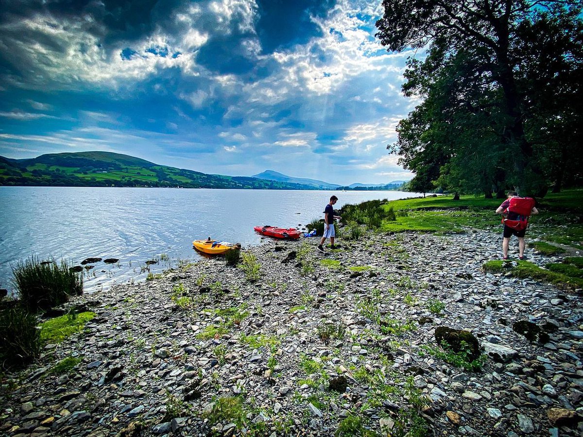 🌿🏕️ The Old Vicarage Campsite offers a cosy and tranquil base for outdoor lovers and adventure seekers alike! Just 5 minutes down the road lies the stunning Lake Bala, a dream location for anyone who loves watersports!

camping-directory.uk/1678 

#Campsite #LakeBala #CampingWales