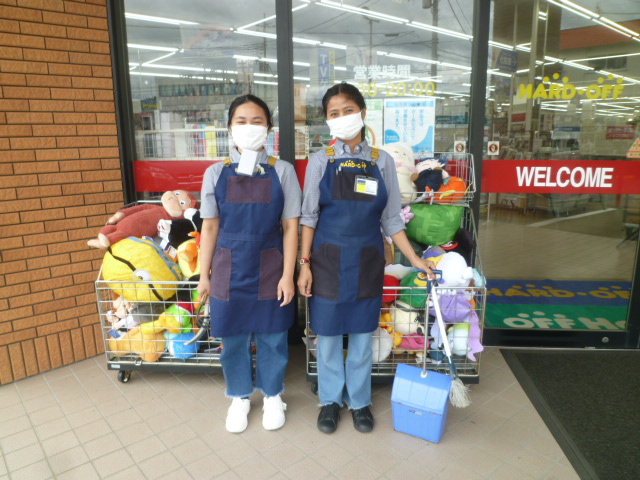 ho_numadu's tweet photo. 皆さまこんにちは、本日は５月３０日にちなんでゴミゼロの日です。私たちの生活環境で少しでもゴミが無くなる事を祈りながら、普段より念入りに店舗周辺の清掃を行いました。#ハードオフごみゼロの日地域貢献　＃ハードオフ沼津 https://t.co/JGsVR1XUlf