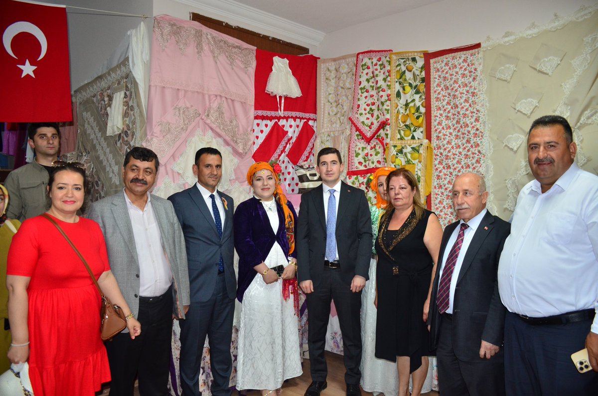 Oguzeli_mem's tweet photo. 📌HAYAT BOYU ÖĞRENME HAFTASI

Kaymakamımız Mikail ERSÖZ, Oğuzeli Belediye Başkanımız Bekir ÖZTEKİN ve İlçe Milli Eğitim Müdürümüz Mustafa BOZGEYİK; Oğuzeli Halk Eğitimi Merkezinin düzenlemiş olduğu "Hayat Boyu Öğrenme Şenliği"ne katıldılar.
@Gaziantep_MEM 
@oguzelikymk27 https://t.co/ya9PdCBNZf