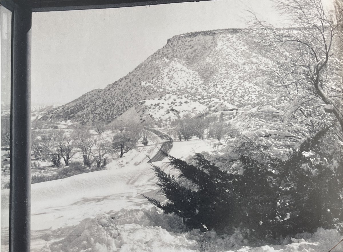 End frame: Road from Abiquiú (1964-68) by Georgia O’Keeffe #georgiaokeeffe #photography #abiquiu 

onlandscape.co.uk/2025/05/road-f…