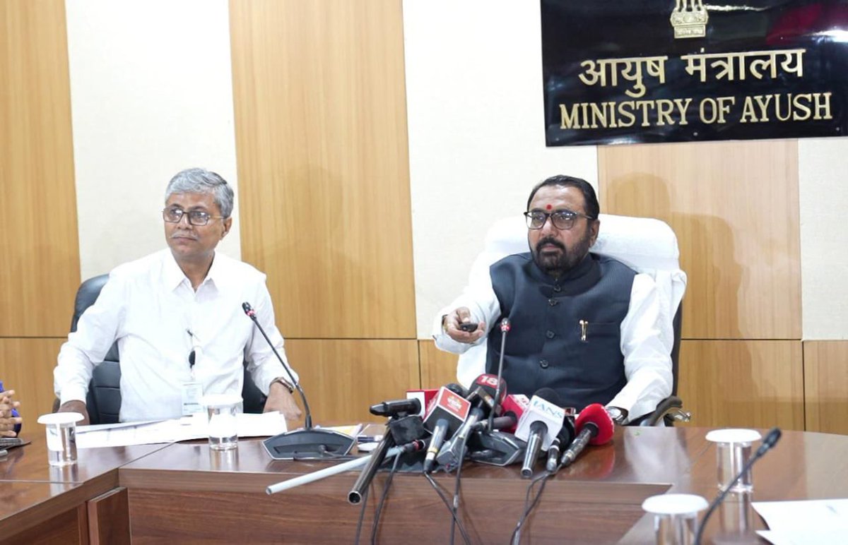 mpprataprao's tweet photo. In a major step to boost transparency, tackle misinformation &amp; ensure consumer protection in traditional medicine, launched the #AyushSuraksha Portal today at Ayush Bhawan, New Delhi.

This will strengthen regulatory oversight &amp; build trust in the Ayush sector.

#DigitalAyush  🇮🇳 https://t.co/wjE8aXDaDx