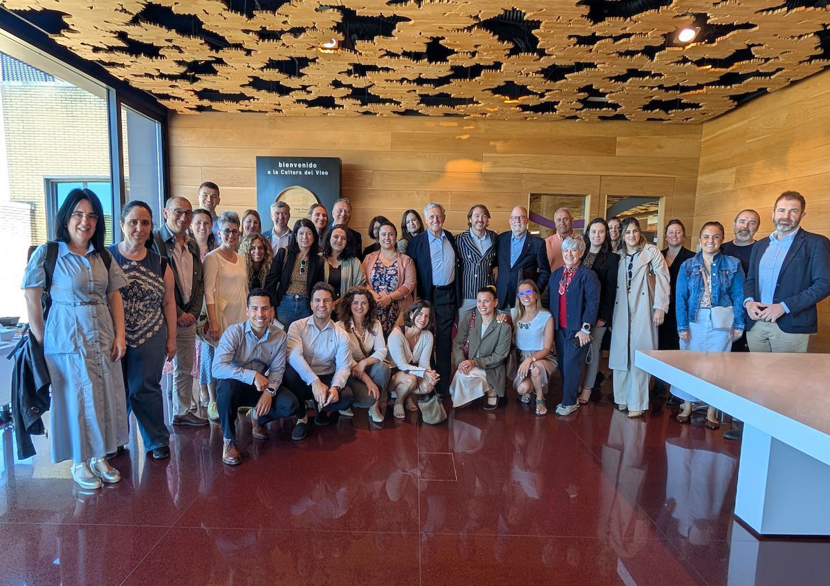 Turespaña Oficial (@turespana_) on Twitter photo En @MuseoVivanco (La Rioja), <a href="/Turespana_/">Turespaña Oficial</a> destaca el papel del #enoturismo🍷en el 🆕modelo turístico español #sostenible y #participativo
👉Con alto impacto local, fijación población y empleo sostenible.
👉Con creciente demanda internacional
<a href="/bilbaorioja/">Best Of Wine Tourism Bilbao-Rioja</a> #BestOf #WineTourism En @MuseoVivanco (La Rioja), <a href="/Turespana_/">Turespaña Oficial</a> destaca el papel del #enoturismo🍷en el 🆕modelo turístico español #sostenible y #participativo
👉Con alto impacto local, fijación población y empleo sostenible.
👉Con creciente demanda internacional
<a href="/bilbaorioja/">Best Of Wine Tourism Bilbao-Rioja</a> #BestOf #WineTourism