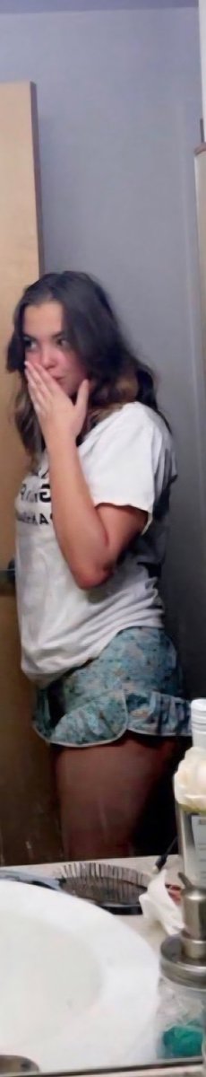 Fiya_Premium's tweet photo. @RicosRevengex Stay home and Netflix and chill with her BBF https://t.co/TLi5y1pj9L