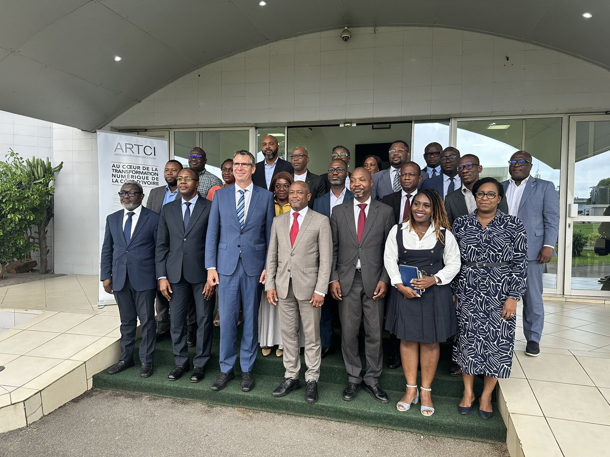 🤝🏾 L'ARTCI et RAXIO Group officialisent leur partenariat par la signature d'un Mémorandum d'Entente pour l'hébergement du troisième point d'échange Internet national (CIVIX) sur l'infrastructure de pointe du data center CIV1 à Abidjan.

#artci #raxio