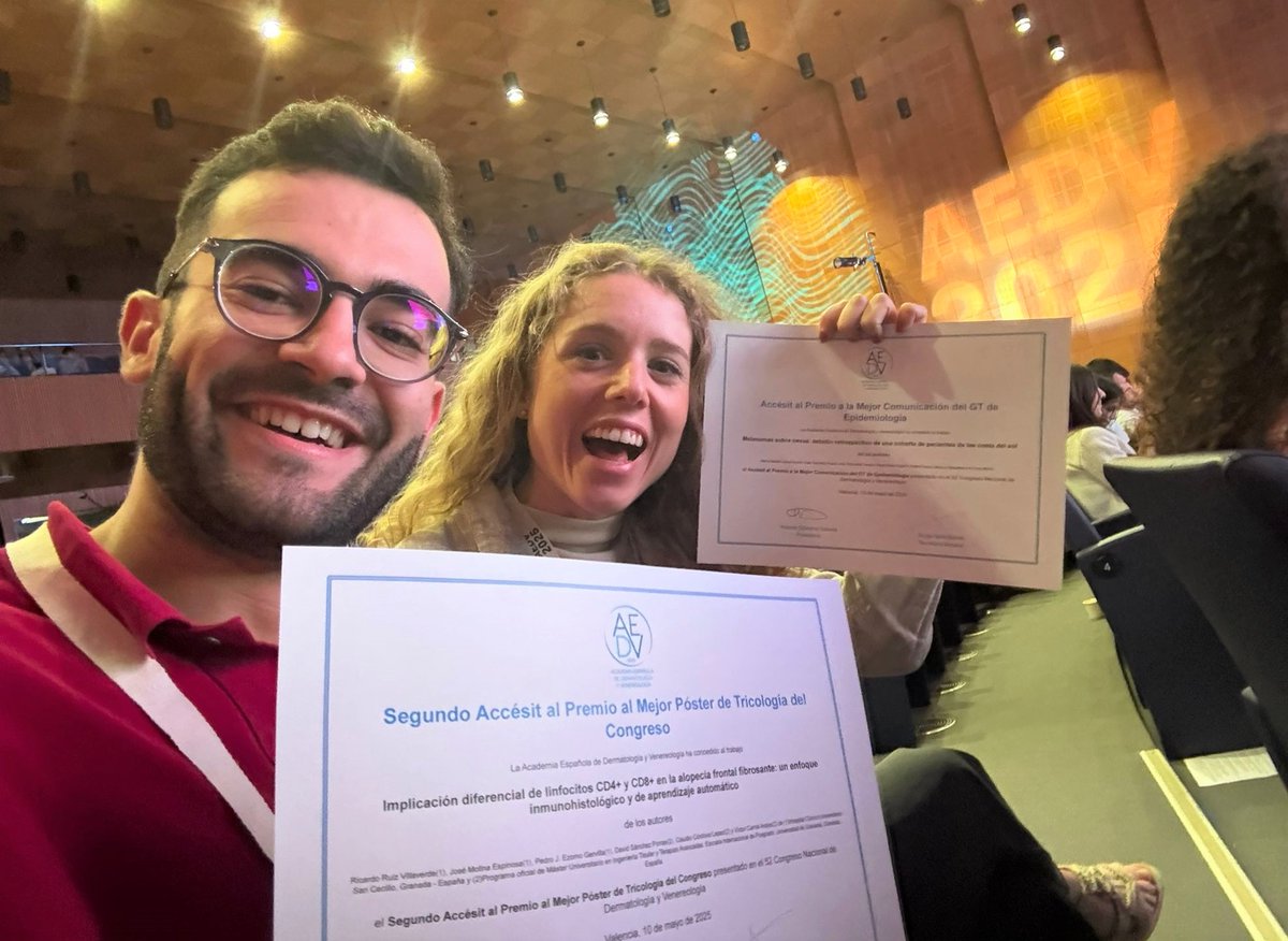 GranadaSalud (@granadaessalud) on Twitter photo 🏅 El Servicio de #Dermatología del <a href="/clinicogranada/">Hospital Universitario Clínico San Cecilio</a> premiado en el 52º Congreso Nacional de Dermatología y Venereología por un innovador estudio sobre un tipo de alopecia que afecta principalmente a mujeres.
+INFO 👉 bit.ly/4mkGgFA
#Investigación #SomosGranadaSalud 🏅 El Servicio de #Dermatología del <a href="/clinicogranada/">Hospital Universitario Clínico San Cecilio</a> premiado en el 52º Congreso Nacional de Dermatología y Venereología por un innovador estudio sobre un tipo de alopecia que afecta principalmente a mujeres.
+INFO 👉 bit.ly/4mkGgFA
#Investigación #SomosGranadaSalud