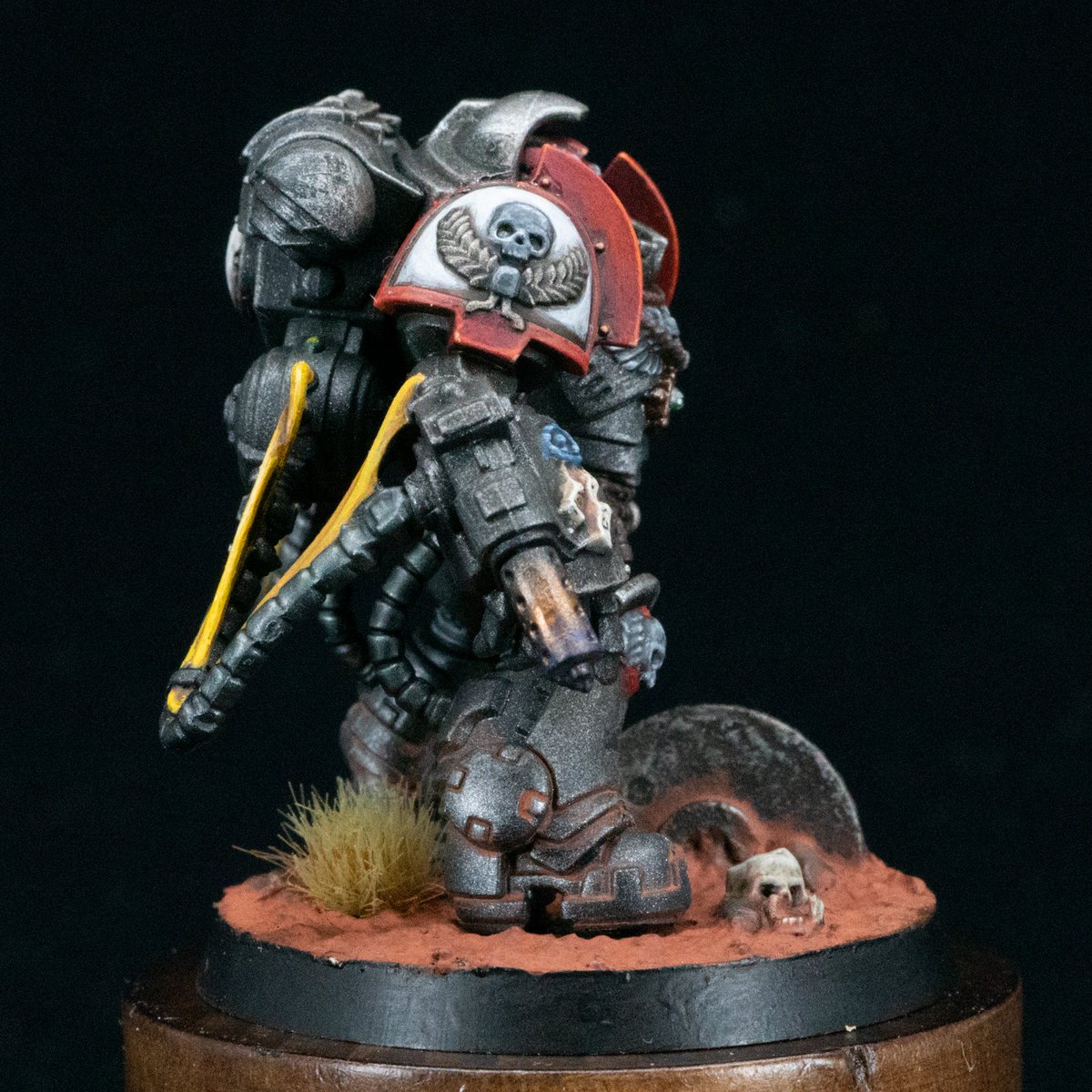 Lenny_Craft_it's tweet photo. New squad, same burn 🔥
First Flamer Aggressor of the second unit ready for action.
The Fire Angels (Iron Templars) are doubling down on firepower.
#WarhammerCommunity #Warhammer #Warhammer40k https://t.co/AJCltzCInS