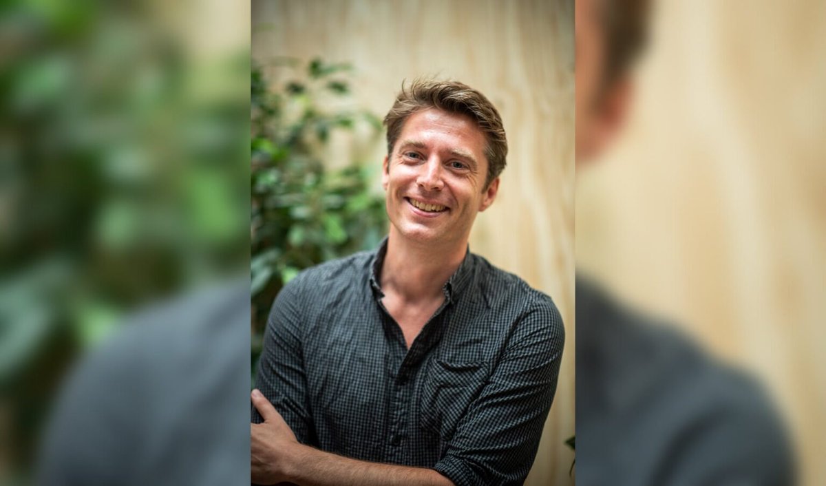 cultvacatures's tweet image. Merijn de Boer is sinds februari de eerste #directeur van Kunstcentrum De Ploeg in Wehe-den Hoorn. Wij spraken Merijn o.a. over zijn visie voor het nieuwe Kunstcentrum. Lees het #interview: bit.ly/4mFgtZ2
.
#culturelevacatures #kunstcentrumdeploeg #vacature #groningen