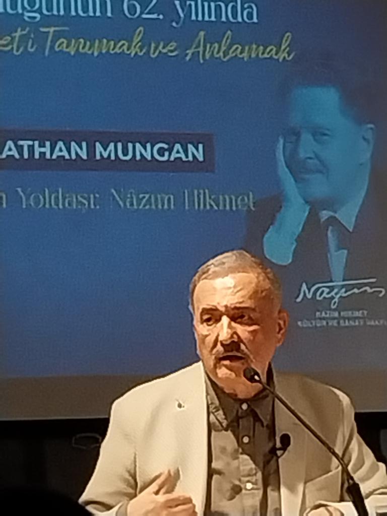 Ölümsüzlüğünün 62. Yılında Nâzım Hikmet Beyoğlu Belediyesi iş birliğinde Metrohan’da anıldı.

Murathan Mungan'ın konuşmacı olduğu "Şiirin Uzun Yoldaşı: Nâzım Hikmet' söyleşisine ilgi yoğundu.