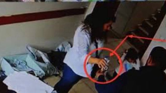 Adana'da depremde yıkılan İhsan Bayram Sitesi C Blok'un enkazından çıkan altın ve ziynet eşyalarını zimmetine geçirdiği iddiasıyla meslekten ihraç edilen ve tutuklanan polis memuru hakkında "zimmet" ve "resmi belgede sahtecilik" suçlarından 30 yıl 12 aya kadar hapis talebiyle