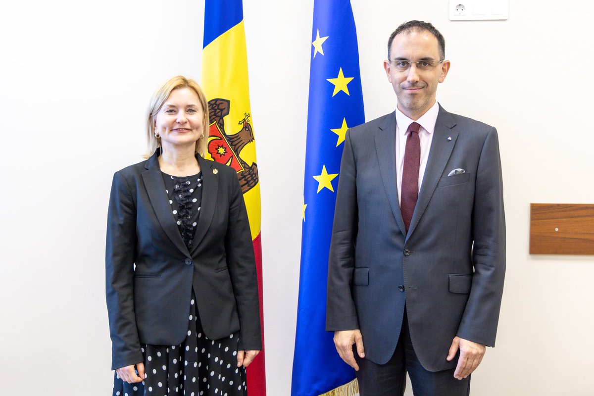 InaCoseru tweet media