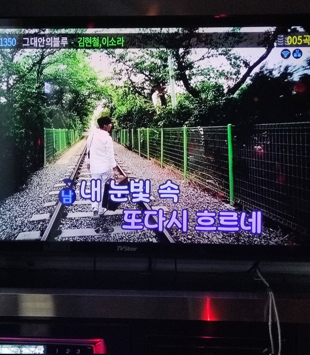 funghimd's tweet photo. 투표하고 노래방 왓어요 https://t.co/Z1glGYiUOs
