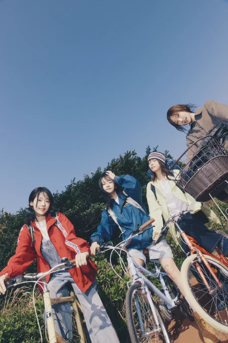 @official_QWER: RT by @Weekly_QWER: QWER The 3rd Mini Album ‘난 네 편이야, 온 세상이 불협일지라도’ CONCEPT PHOTO #QWER 📗2025.06.09 18:00(KST) ‘In a million noises, I’ll be your harmony’#QWER #온세상이불협일지라도 #beyourharmony