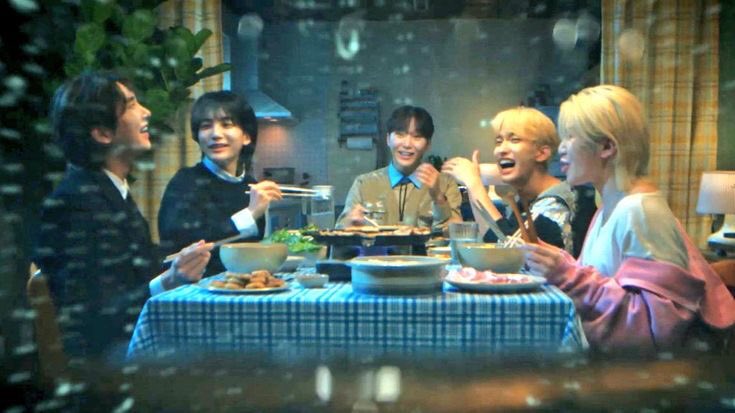 lovrehani's tweet photo. this vocal unit pic.. pls bring my family back together https://t.co/yHgajLyag6