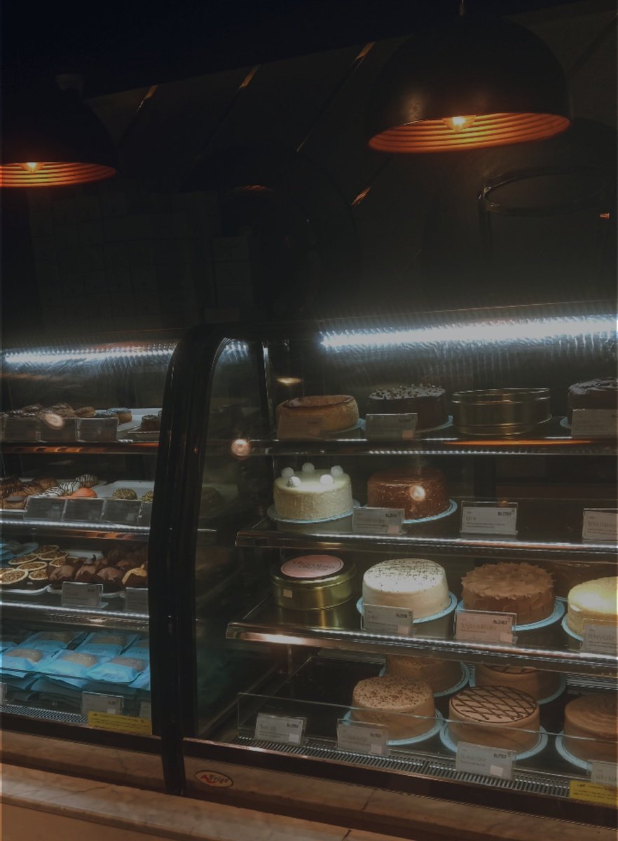 Fatima_Writes_'s tweet photo. May dump🍰🥂 https://t.co/pHbchG0NUp