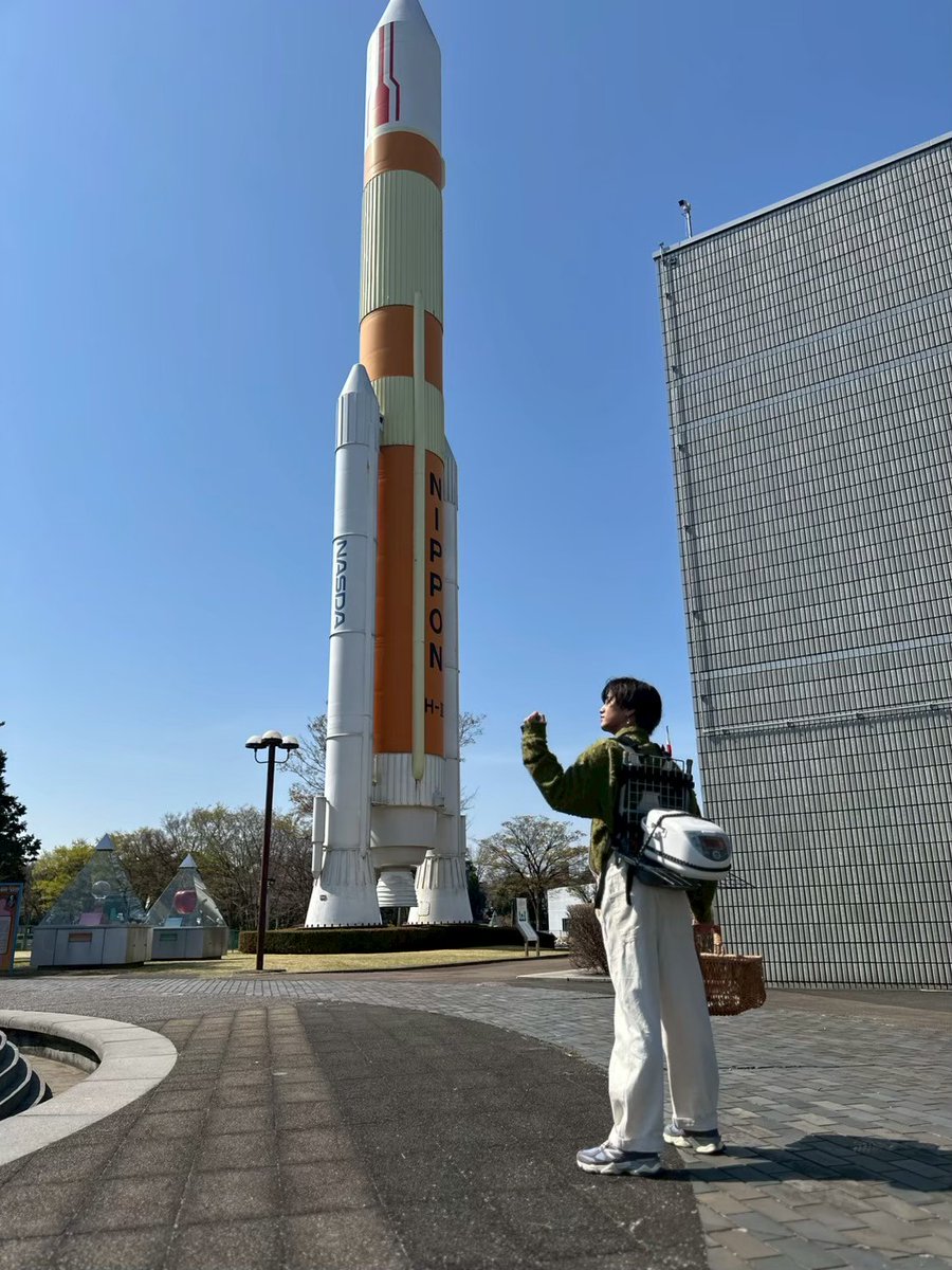 kintoreofficial's tweet photo. #後出しキントレ💰

炊飯器を背負って宇宙へ！？

#KingandPrince
#TVerhuluで配信中
#お気に入り登録も宜しくね
🔗https://t.co/6hMSBKBnlY
🔗https://t.co/Eq8ce1R6MJ https://t.co/dpyxGBra9g