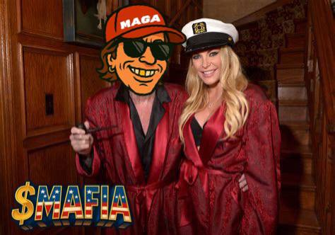 Matt's America - Frogs In Action tweet media