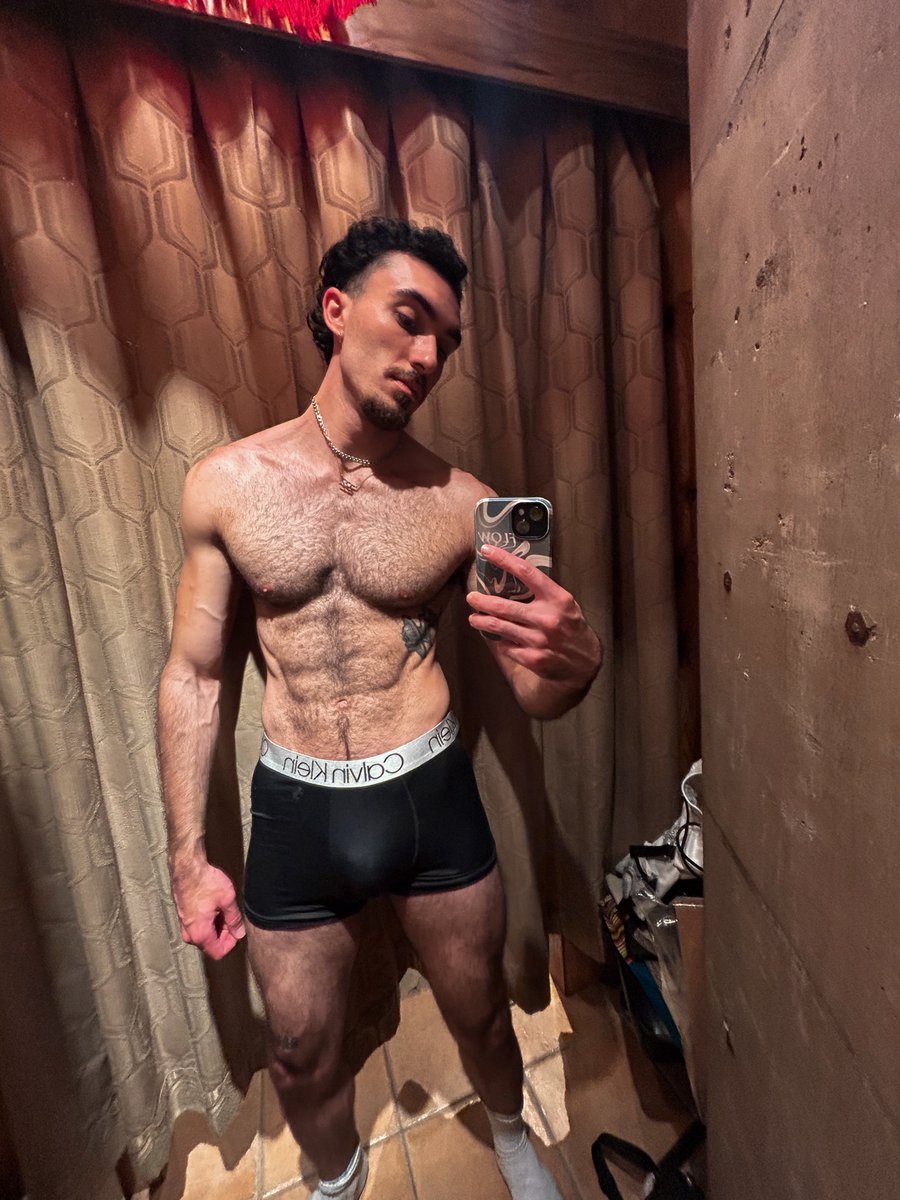 Gino Zanetti (@ginozanettiof) on Twitter photo Changing room lighting had me right
Should I show my Tokyo "thrift" haul? Changing room lighting had me right
Should I show my Tokyo "thrift" haul?