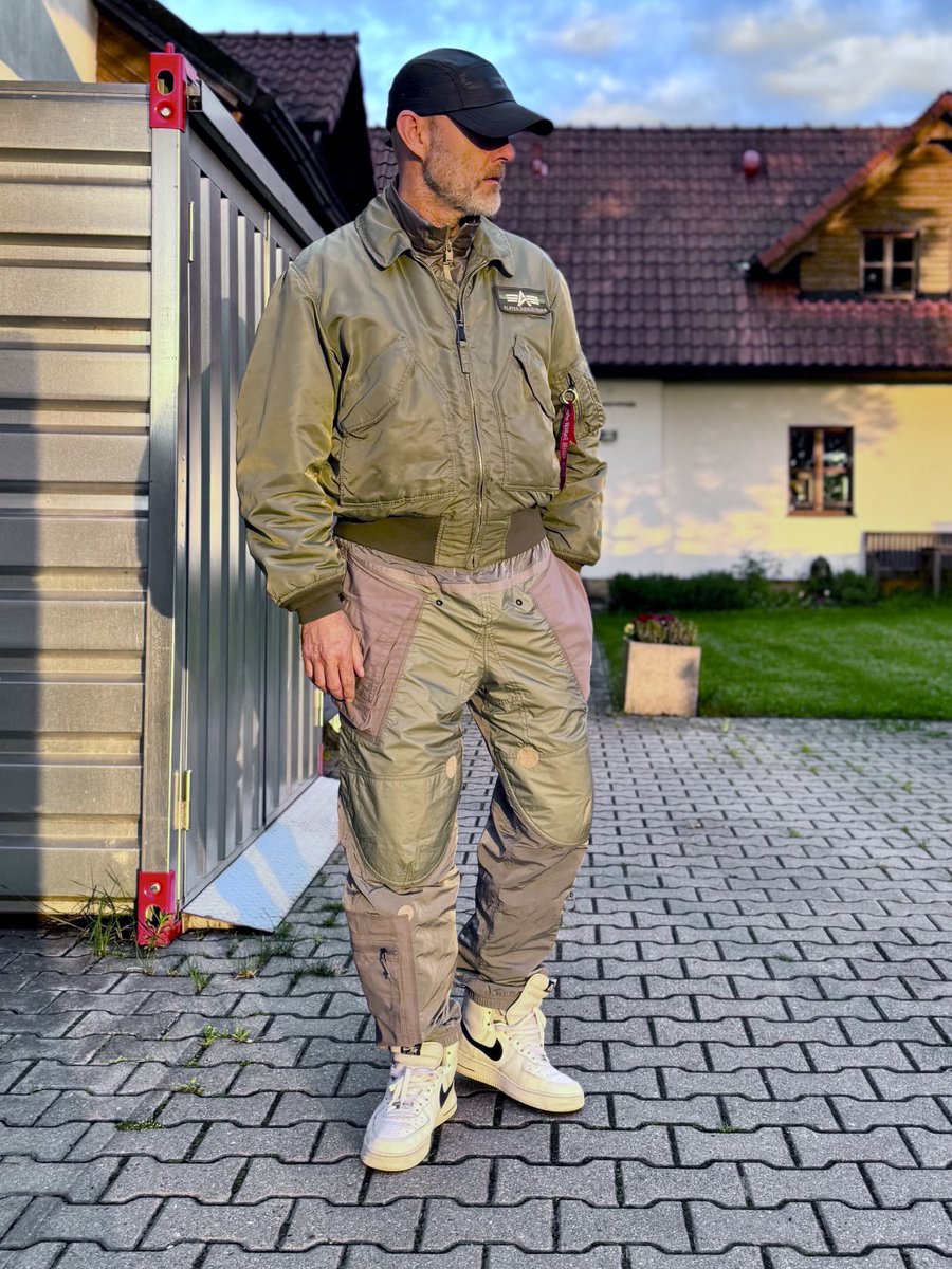Ubootman2's tweet photo. ISPA Agent @Alphaindustries #alphaindustries #flightjacket #bomber #bomberjacket #cwujacket #removebeforeflight nylonfreak #armystyle #militarystyle #nike #sportswear #sneakers #airforceone #nikeairforceone #sneakerhead #gearfetish #nylonfetish #gaystyle #gayfashion #gayfetish https://t.co/KM5RZjGYYk