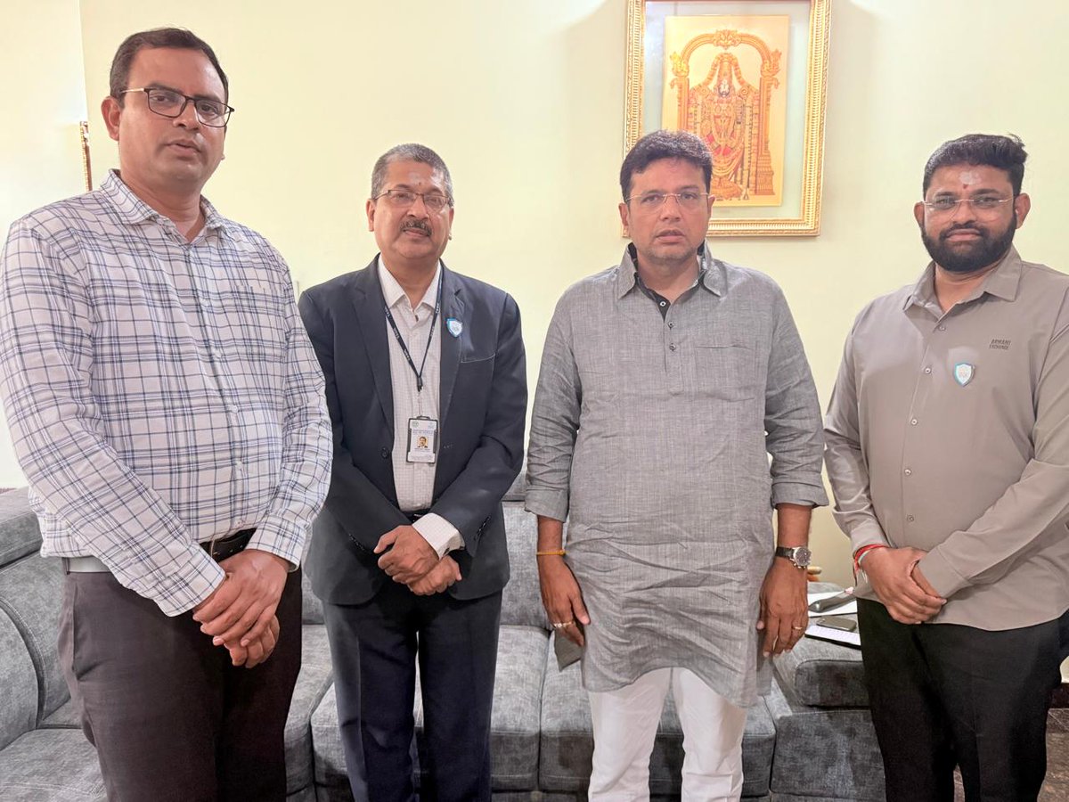 tasktg's tweet photo. Happy Birthday to Shri @OffDSB on behalf of the @tasktg we extend our heartfelt wishes for a year filled with good health, happiness, and continued success. Your leadership continues to inspire progress and innovation in Telangana.
@bhaveshmishra01 @EmergingTechTS @THubHyd https://t.co/knkKUgqwMR