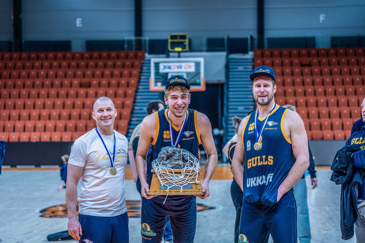 GullsBasketball's tweet image. ๐ฅ๐๐๐๐๐๐ ๐๐๐๐๐๐๐ ๐๐๐๐๐๐๐:
#0 Henri Mennander
Joukkueen viihdyttรคjรค Henkka pelasi Gullsissa jo kolmannen kautensa!๐
๐ธ Samira Lee
#gullsnation