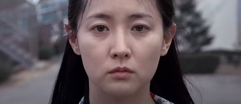 The iconic line from Lady Vengeance, “Mind your own business,”
was actually something director Park Chan-wook blurted out in real life 🤯
When choosing a line, actress Lee Young-ae said
it felt like “the most violent thing I’ve ever said,”
so she decided to go with it 🔥

A raw