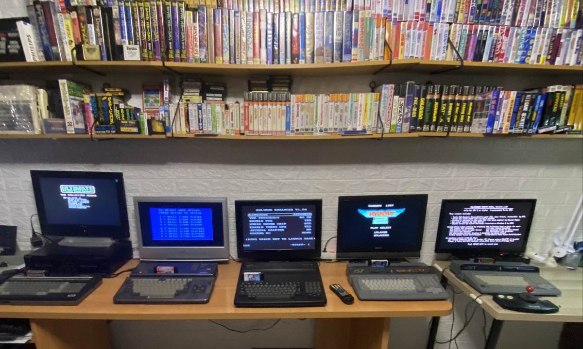 themsxlovers's tweet image. Pedazo Lote !
1-Donkey Kong JR
2-The Maze of Galious MSX2
3-Nemesis I MSX2 enhanced
4- Nemesis II MSX2+ enhanced
5- Salamander MSX2 enhanced
6- Game Center Collecion
7- Hal Laboratory Collection
8-Congo Bongo
9-Ultimate Collected Works
10- Dinamic Legends