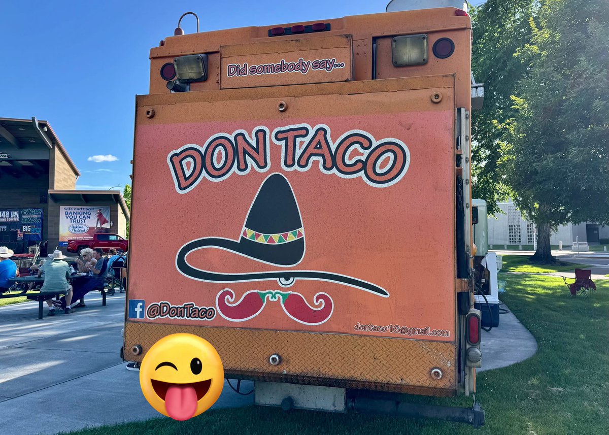 Seen in eastern Washington state. 
Should we crowdfund a drive across the country and have the owner park outside the White House? 
Could make for a pretty fun TACO Tuesday!! 😆😆😆