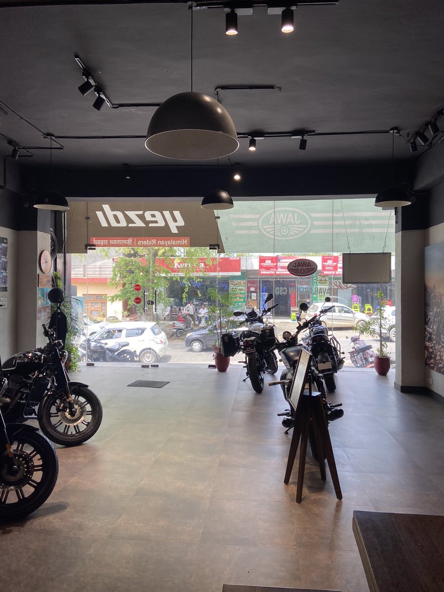 gethoktsang's tweet photo. Bought my Yezdi in Sep 2021 for ₹2.2L — constant issues, expensive servicing (₹5K+ every time), and poor staff attitude. Now they offer just ₹20K for exchange. Total waste of money and time. Deeply disappointed.#jawa #BIKER #jawahimachal https://t.co/0ouAE4hOWQ