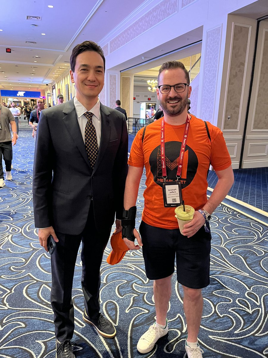 Day 1 of a 4-day conference vs Day 4 of a 4-day conference.
Each day into it l, I couldn’t help but give fewer fucks 😆
It was fun, Vegas!
But I’m very happy to be back home with my wife and baby girl.