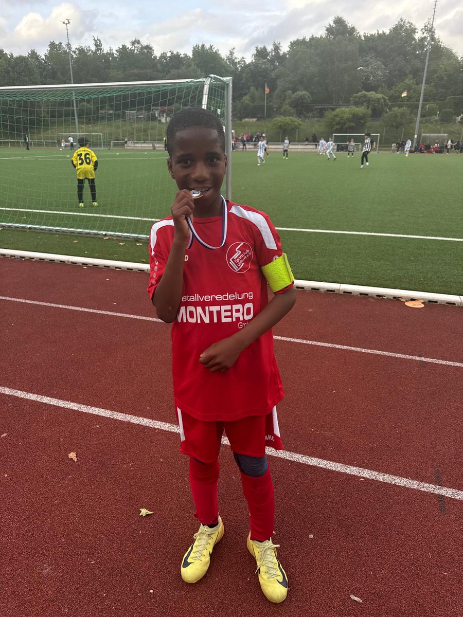 WareezKay's tweet photo. Delighted to lead the team in yesterday's tournament. 🔴🎖️

Enjoyed every moments of it.

The goals
The assists
The passes
Every dribble 

Most important, the cheers from the fans.

Thank you all for.

The summer is here. New challenges ahead.

Thank you SC Velbert. 🔴🇩🇪 https://t.co/30csuUlI1V