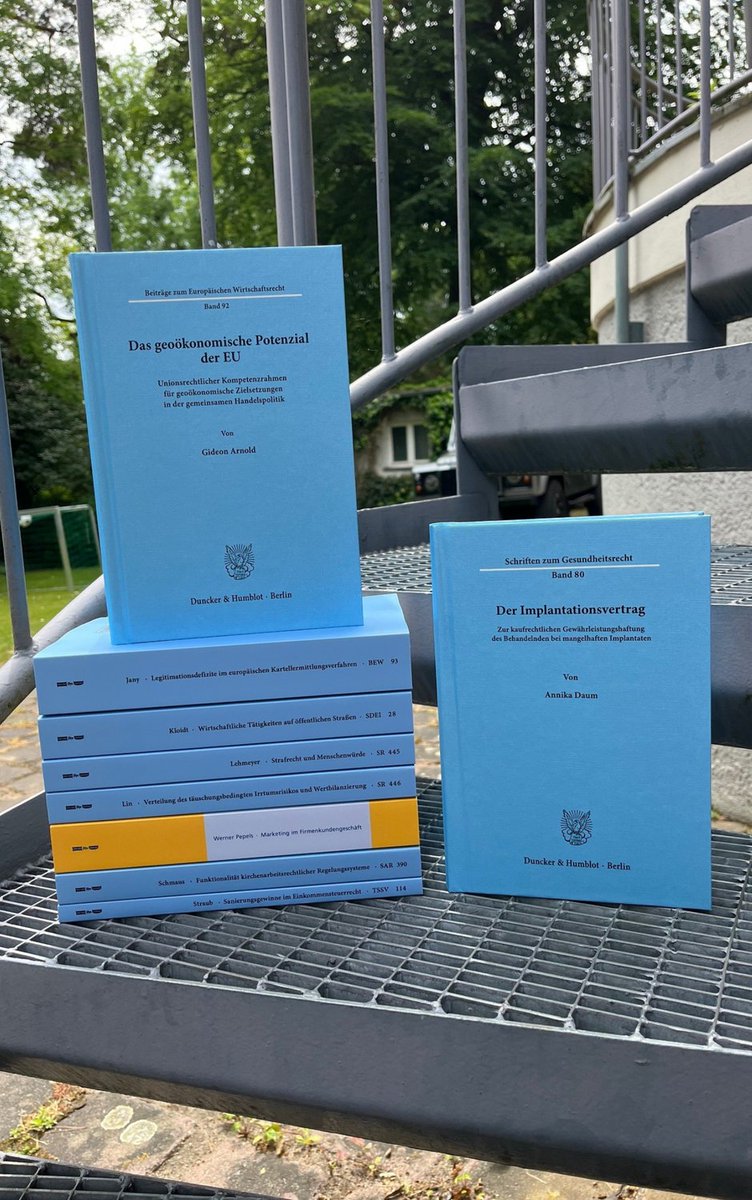 Die Woche in Büchern – neu bei Duncker &amp; Humblot: duncker-humblot.de/buecher/neuers… #Straßenverkehrsrecht #Gesundheitsrecht #Geoökonomie #EUHandelspolitik #Vertriebsdesign #Handelsbilanz #Kirchenbeamte #Einkommensteuerrecht #Menschenwürde  #EUKartellrecht