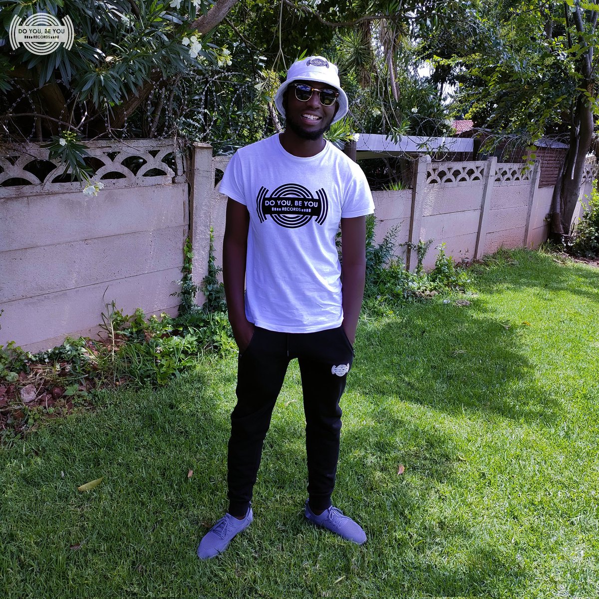 DYBYRecords's tweet photo. Happiest #BrandDay π₯°π₯π―ππΏπ₯π―
#DyByFridays #DyByRecords #Labrand #DyByLifeStyle #BeYourself #DoyouBeyouLifeStyle #Motivation #DoyouBeyouRecords_store #DyByMerchandise #dybyrecords_store #fridaymorning https://t.co/GfBB26FbH8