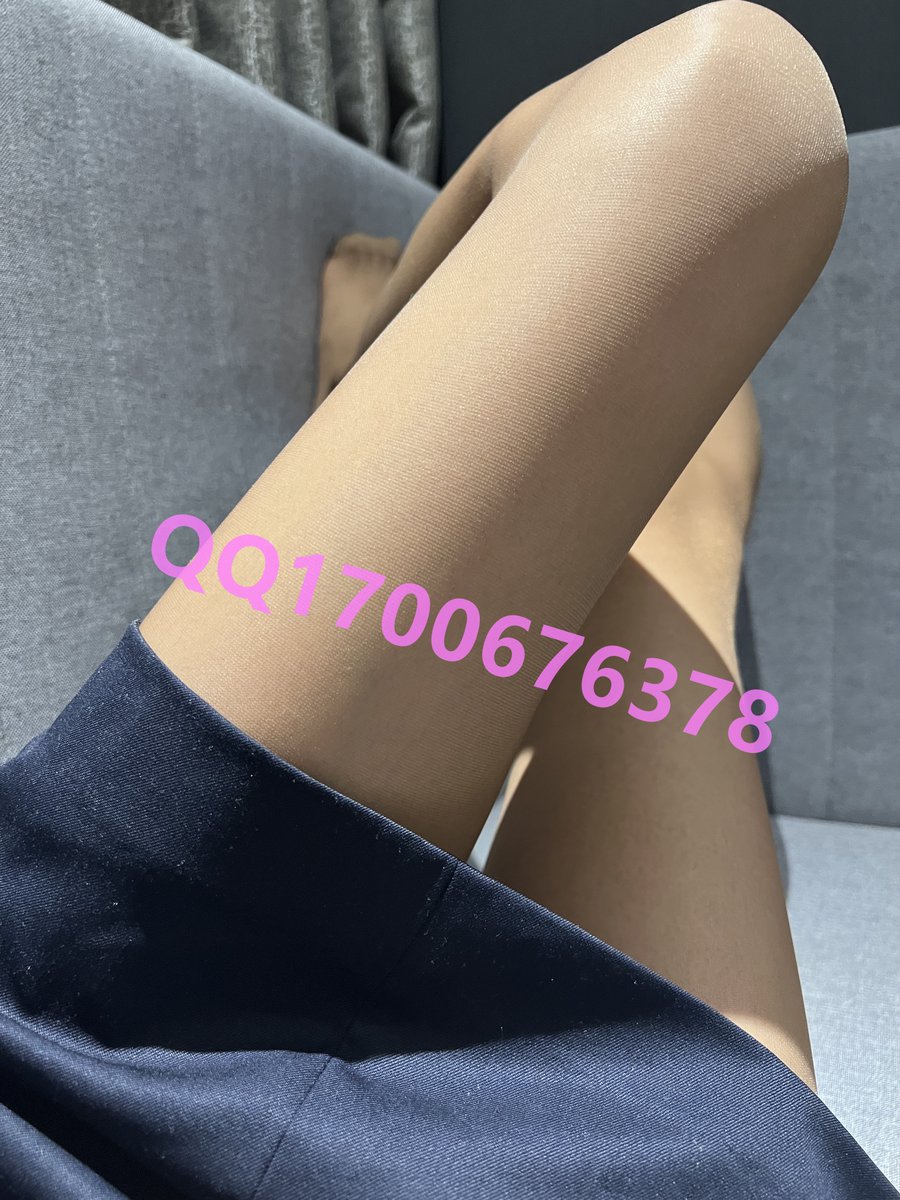 GuyBarney4's tweet photo. 私人订制一双只属于你的航空丝袜，要不要？