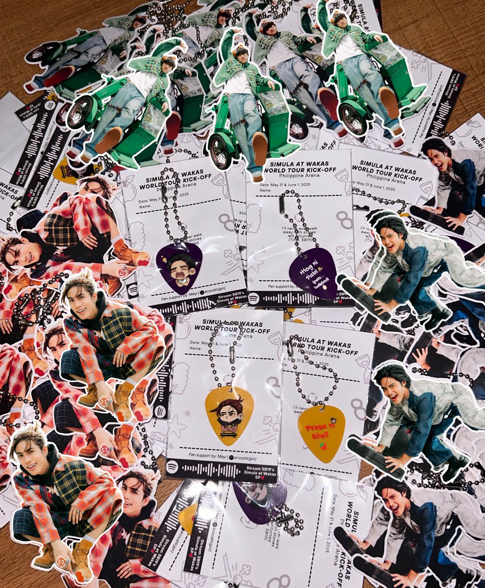 acousticjpn's tweet photo. tumatanggap pa ba kayo ng freebies? 

I have:
- pablo, stell guitar pick (ty @lolomaku🎨)
- justin, pablo &amp; stell laminated charms 

will be there d1 &amp; d2 bt limited quantity
open for trade👉👈 

SAW CONCERT BUKAS NA
@SB19Official #SB19
#SaWWorldTourKickoff #SaWWorldTourFREEBIES https://t.co/h71yhbUnKY