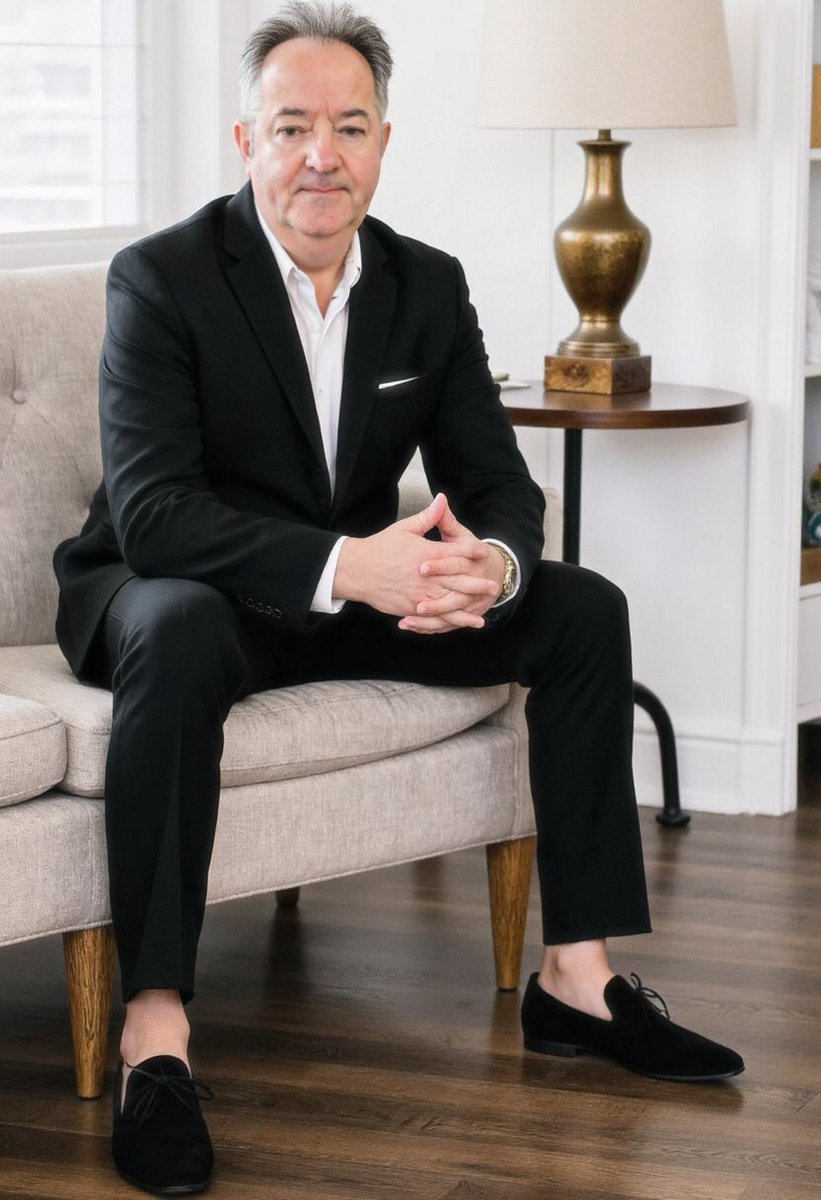 Not all decisions are created equal. 

Using the wrong process creates chaos. 

A simple framework: 

Type 1: High-stakes, one-way doors (e.g., acquisitions). Use a structured "Memo &amp; Debate" cycle. 

Type 2: High-stakes, two-way doors (e.g., pricing changes). Use a "Test &amp;