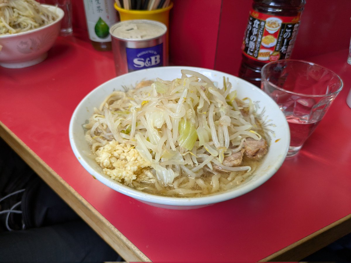 180SRAE's tweet photo. 初めての二郎本店🤗 https://t.co/yvB1gVIsLw