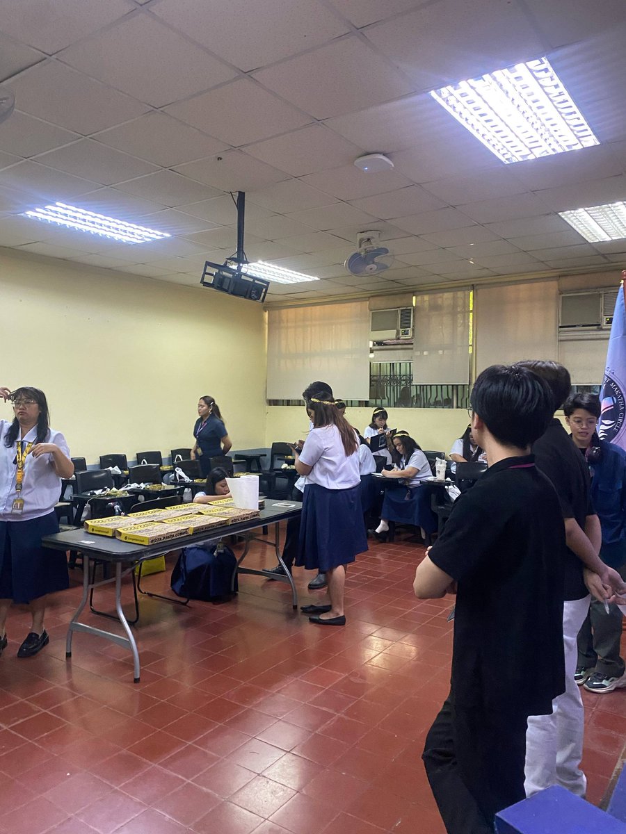 MaKathaUST's tweet photo. 💐 HAPPENING NOW

Live from Room 107 at the St. Raymund Penaforte Building 🔥 Our CW seniors are starting to trickle in. Do you think they're ready for what we have in store.

#MagKAisaTayoHAwig
#MakaTAYO
#MKC2425
#RollCreditsSENIORSLIVE
#USTBaccalaureateMass2025 https://t.co/SscWEpQuhG