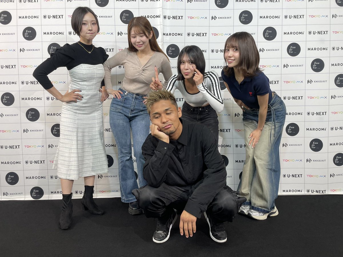 gekikara2323's tweet photo. knockoutの撮影終わり！
ラウンドガール&amp;アンジーとの戦いはまだまだ終わらない

そして写真を見返したら舐めてるアンジー

だけどありす様だけには感謝です🙏
knockoutの推しガールズ決まり

@knockout https://t.co/pNGkdwb0FB