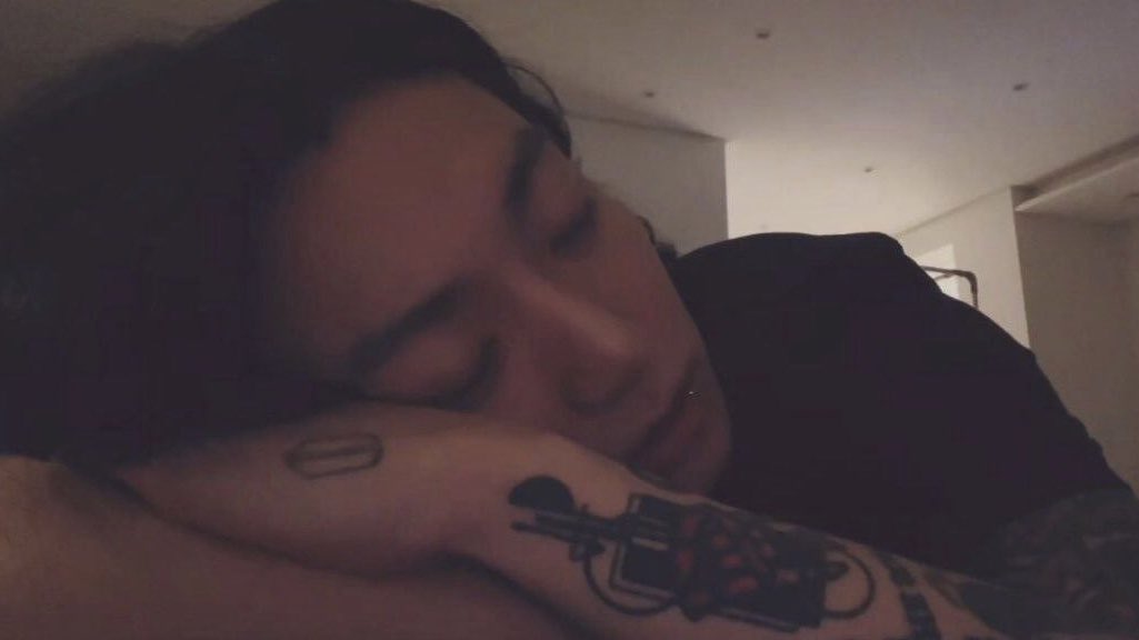 jungkookpicx's tweet photo. my baby, my safe place ⋆𐙚₊˚⊹♡ https://t.co/U3M6jtQDgK