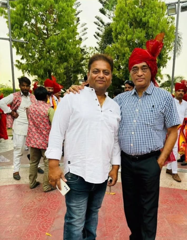 छोटे भाई अविनाश तंवर को  जन्मदिन की बहुत-बहुत शुभकामनाएं 🎉🎉