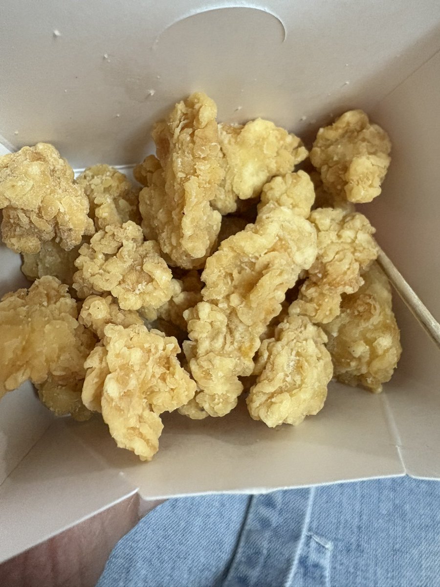 ポップチキン、、、？

イメージと、、、🐓🫠