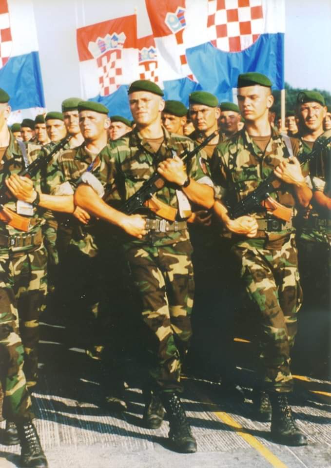 Targa7's tweet photo. Drage Hrvatice i Hrvati,
danas s ponosom i dubokom zahvalnošću obilježavamo Dan državnosti Republike Hrvatske. Hvala svima koji su sanjali, stvarali i branili našu domovinu, a posebno hrvatskim braniteljima i prvom predsjedniku dr. Franji Tuđmanu. 

Sretan Dan državnosti! 🇭🇷 https://t.co/yYwC4zQDoY