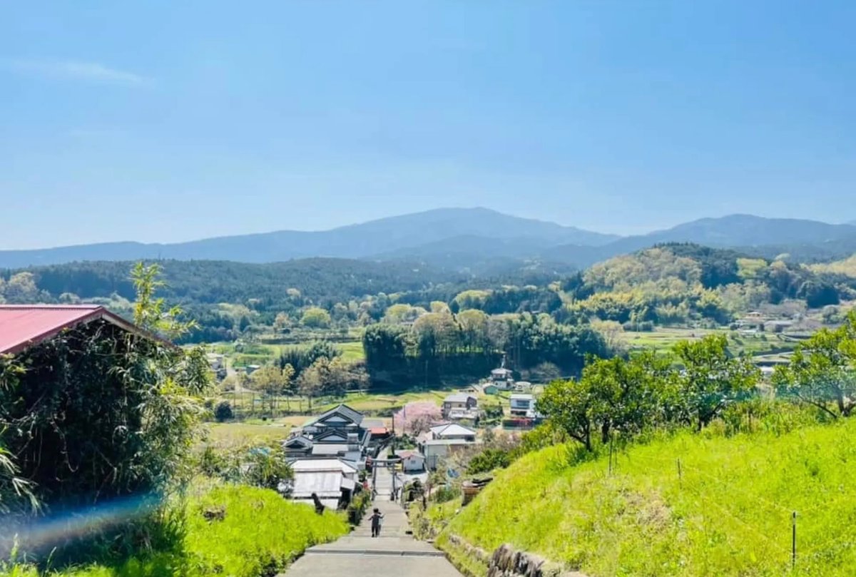 SAoBi_A's tweet photo. 【日帰り移住体験ツアー開催！】
7/12(土)、神奈川県南足柄で「おこめ農家体験」と「流しそうめん」を楽しみながら、リアルな田舎暮らしを体感しませんか？
先輩移住者のリアルな声を聞きながら、地域とつながる“片足残し”の二拠点ライフをのぞいてみる1日。
移住を考え始めた方にぴったりの体験型ツアーです！

詳細・申込はこちら👇
https://t.co/5g7QkEHMaT

株式会社サオビ
https://t.co/BiKlllPrHF

#南足柄移住
#二拠点生活
#おこめ農家体験
#田舎暮らし体験
#地域とつながる
#移住イベント
#流しそうめんツアー