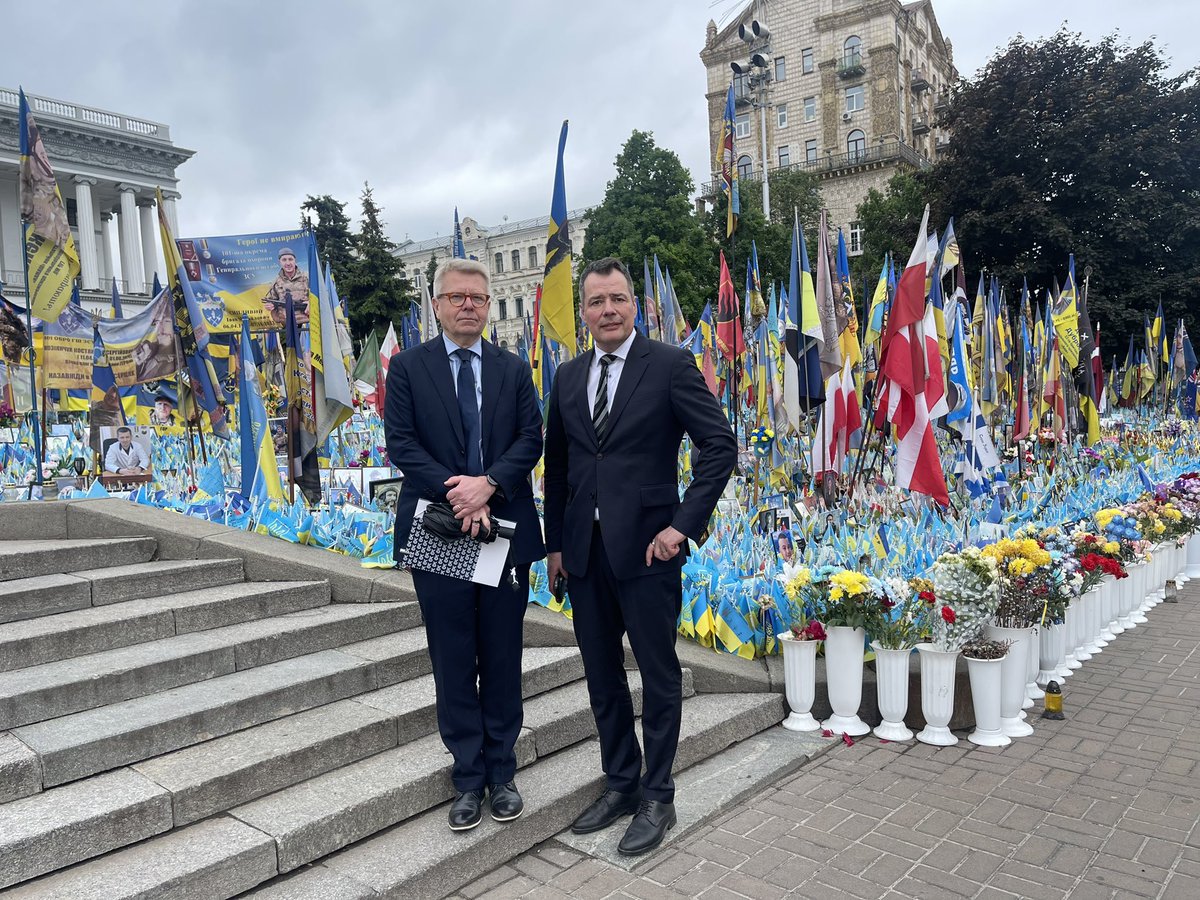 Suomalaisten tuki Ukrainalle on vankkumatonta ja sitä arvostetaan. 

Tämä näkyy vahvasti paikan päällä Ukrainassa käytävissä keskusteluissa. Pääministeri <a href="/PetteriOrpo/">Petteri Orpo</a>’n vierailu Kiovaan oli tärkeä juuri tässä hetkessä. 

Myös EK &amp; yritykset mukana tukeamme vahvistamassa 🇫🇮🇺🇦