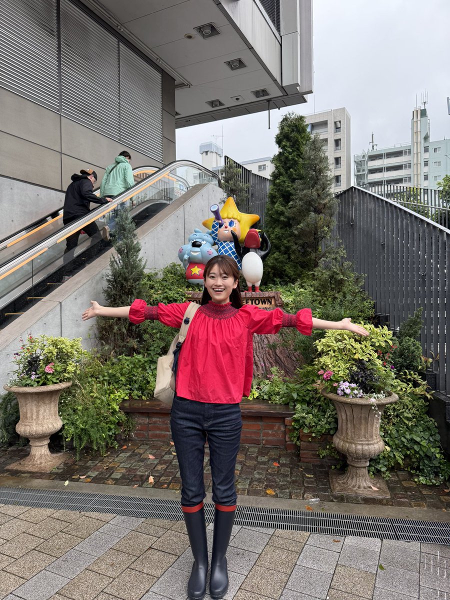 miii_des's tweet image. #HYUNDAI #INSTER presents Amazing Drive Report🎤

今日は浅草へドライブ🚘💨
雨でもインスターの走りは楽しい！
浅草寺では凶のおみくじを引いてしまいましたが、大変な賑わいの仲見世では熱々のあげまんじゅうと人形焼をGET🔥美味しかったです☺️
#想像より相当楽しい
#lovelyday847 #FMヨコハマ