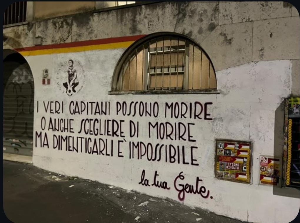 "Io penso che ci sia stato un tempo fatto di grandi persone, di grandi sentimenti e di grandi sospiri che si meritavano partite del genere. E sogni così grandi. E cuori così folli. E notti di dolore rischiarate dalla maglietta della Roma".